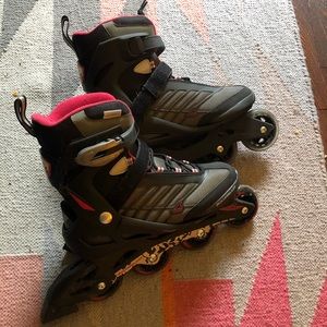 Women’s roller blades size 10, barely used